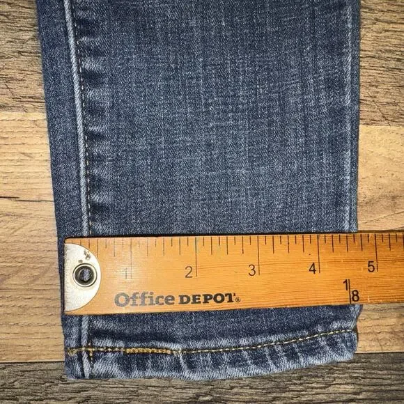 Levi’s Women’s 721 High-Rise Skinny Jean Size 27 - Picture 9 of 11